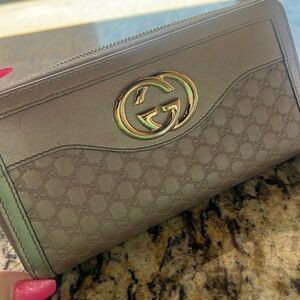 Gucci wallet